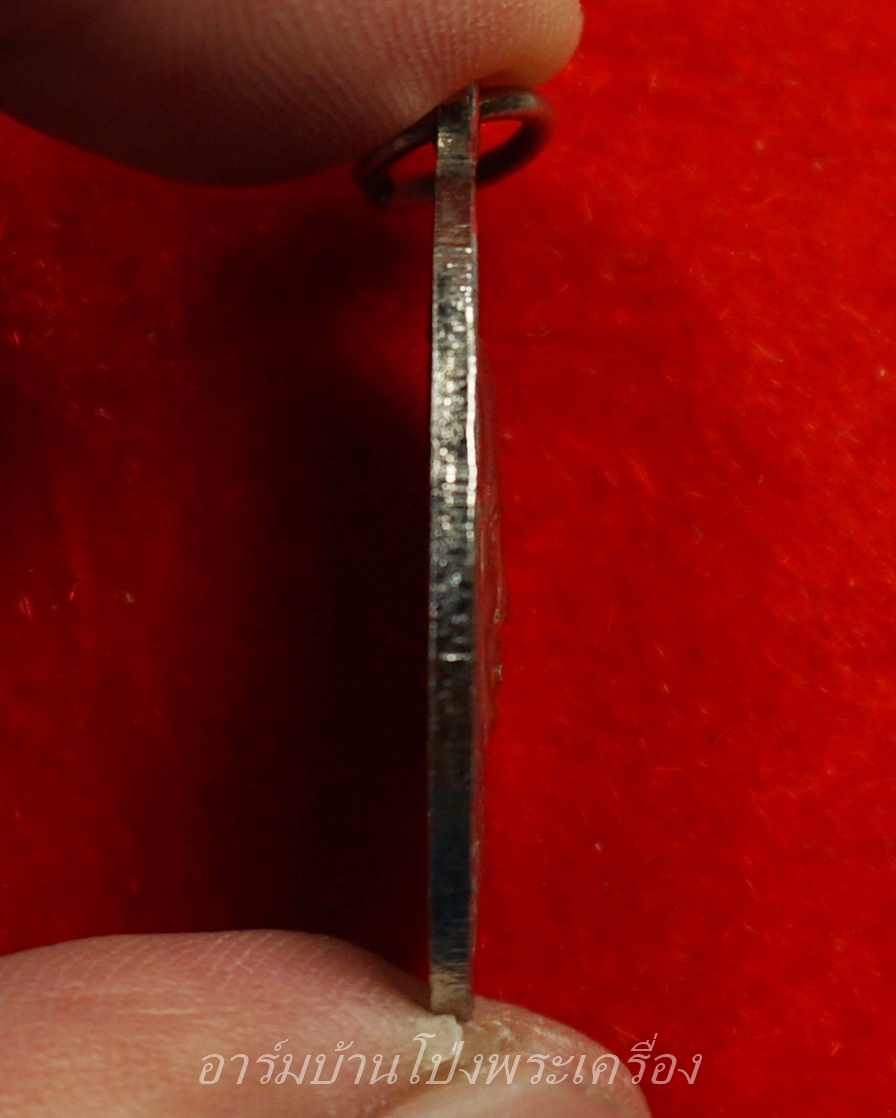 หลวงพ่อโต๊ะ วัดทำนบ รุ่นแรก ปี๒๕๑๓ เนื้อกะไหล่เงิน(องค์ที่4)