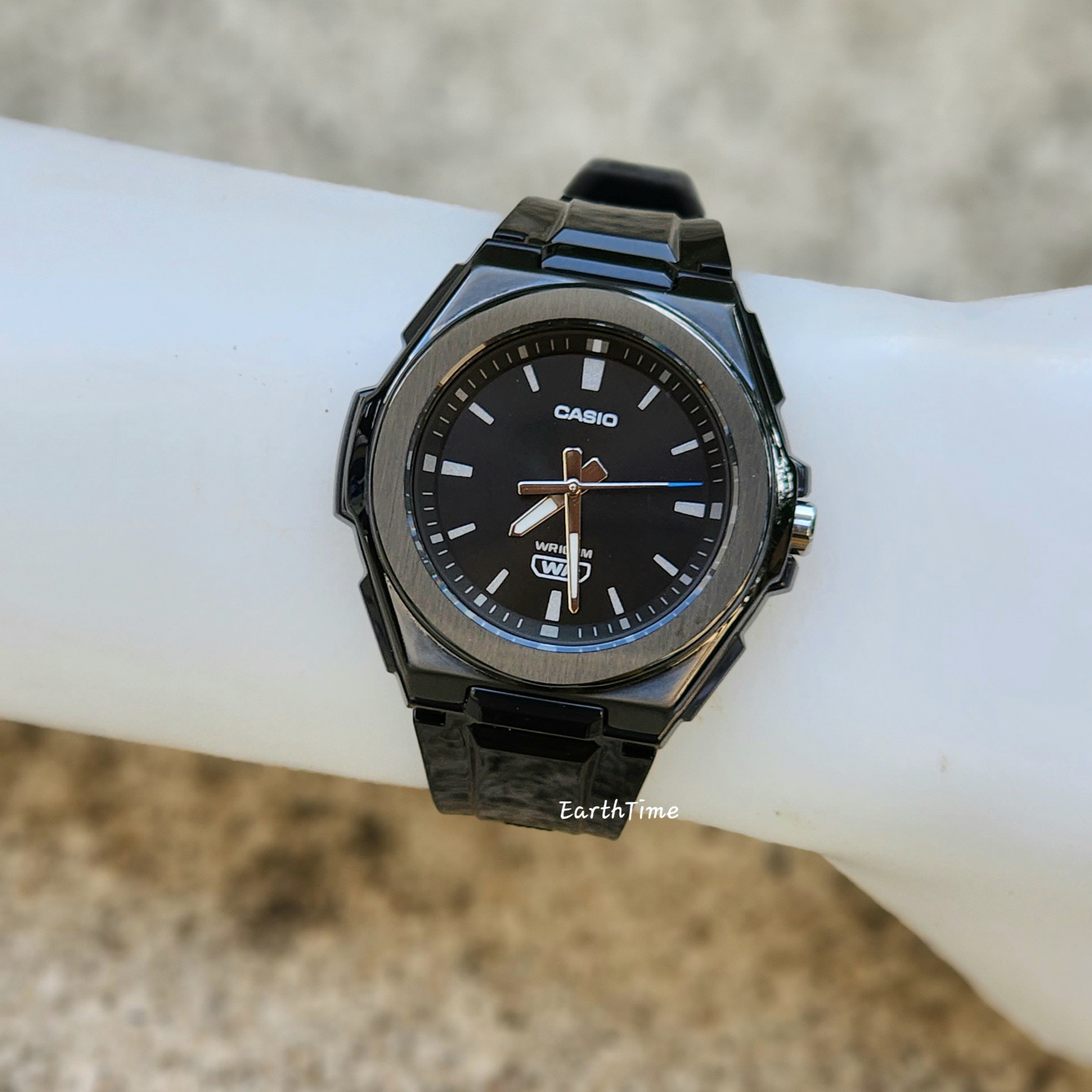 LWA-300HB-1EV l CASIO สายเรซิ่น