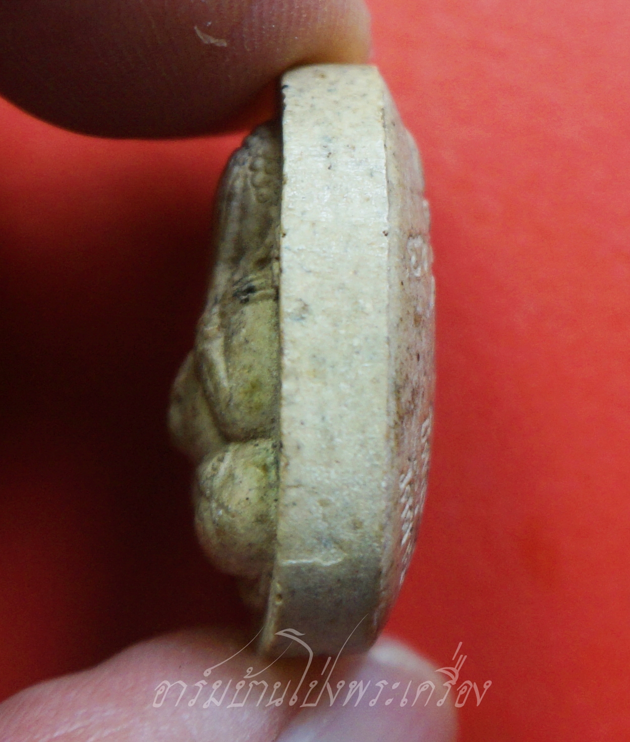 พระปิดตา สาริกามหาลาภ วัดผ่านศึกอนุกูล จ.นครราชสีมา เนื้อผง(องค์ที่1)