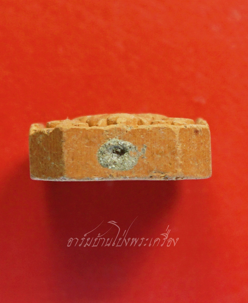 พระเนื้อดิน หลวงพ่อปาน วัดบางนมโค พิมพ์ขี่ครุฑ หลังยันต์เกราะเพชร ออกวัดศาลพันท้ายนรสิงห์(องค์ที่1)