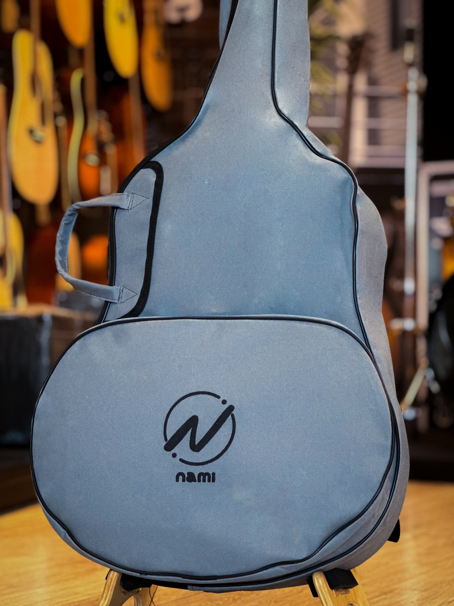 กระเป๋ากีต้าร์โปร่ง Nami ใส่ได้ถึงขนาด 41 นิ้ว สีเทา กระเป๋ากีต้าร์ มีชองใส่ของ มีหูหิ้ว/สะพายหลัง