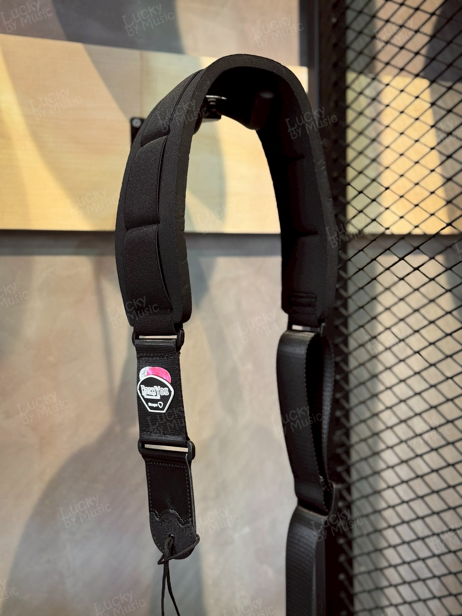 สายสะพาย RockYou สายสะพายกีตาร์ สะพายเบส กว้าง 3.5 นิ้ว / 3 นิ้ว หนานุ่ม มีที่เก็บปิ๊ก แถมฟรี ปิ๊ก2อัน