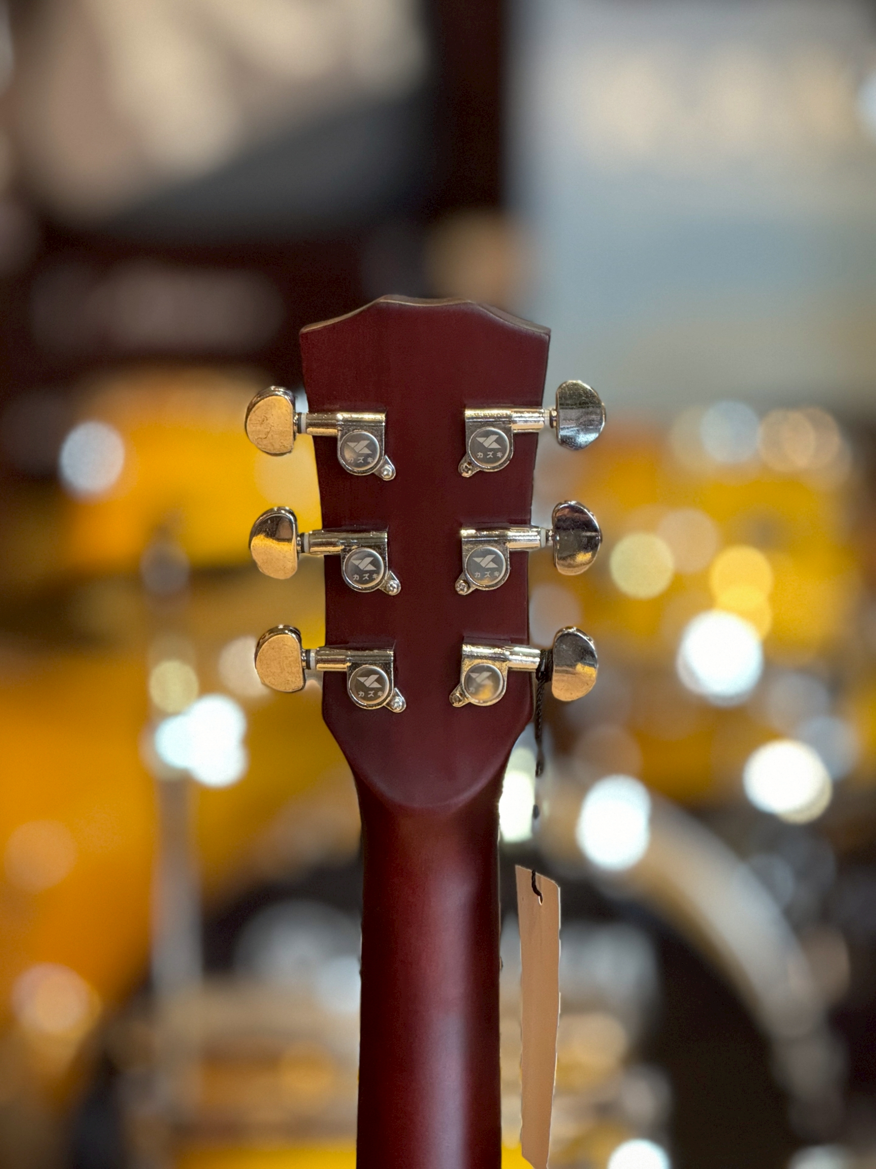 กีต้าร์โปร่งไฟฟ้า Kazuki 40 นิ้ว มีจูนเนอร์ในตัว รุ่น KZ-402CE | หน้าไม้มะฮอกกานี พร้อมของแถม