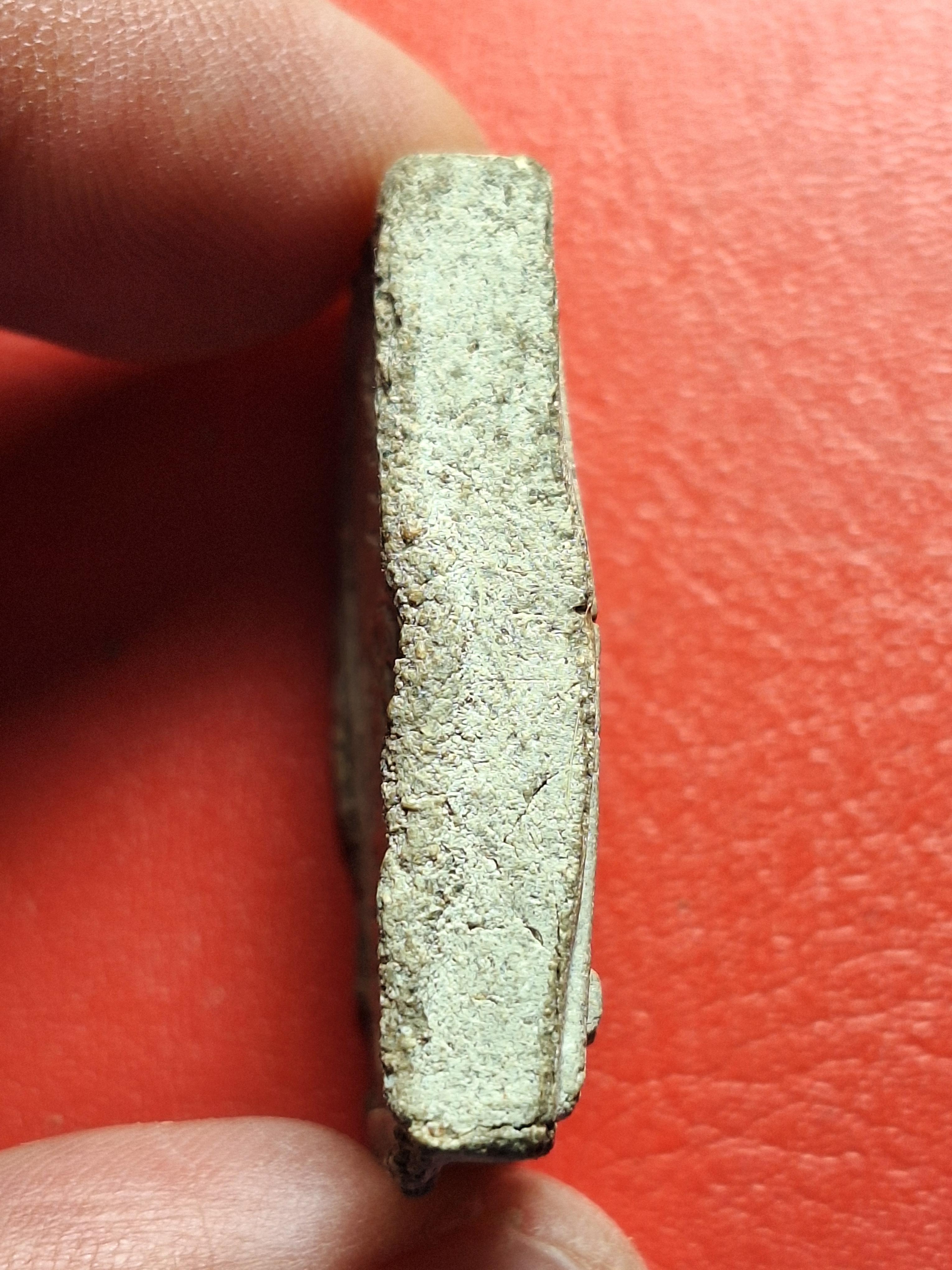 หลวงปู่ชอบ วัดเขารังเสือ สมเด็จ รุ่นพิเศษ เนื้อขาว ฝังพลอย(องค์ที่1)