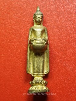 หลวงพ่อแก่นจันทร์ วัดช่องลม รูปหล่อ เนื้อฝาบาตร(องค์ที่1)