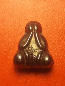 หลวงพ่อคิ้ม วัดหนองเสือ พระปิดตา พิมพ์ใหญ่ เนื้อเมฆพัด(องค์ที่2)