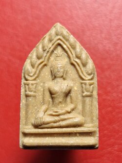 หลวงปู่แผ้ว วัดรางหมัน ขุนแผน สีหราชเดโช เนื้อผงน้ำมัน(องค์ที่1)