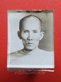 หลวงพ่อเกลี้ยง วัดเฉลิมอาสน์ รูปถ่ายอัดกระจก ปี๒๔๙๙(องค์ที่2)