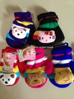 ถุงมือทอไหมพรมเด็กเล็ก แบบรวบนิ้ว แยกเฉพาะนิ้วหัวแม่มือ แต่งลายหัวการ์ตูน