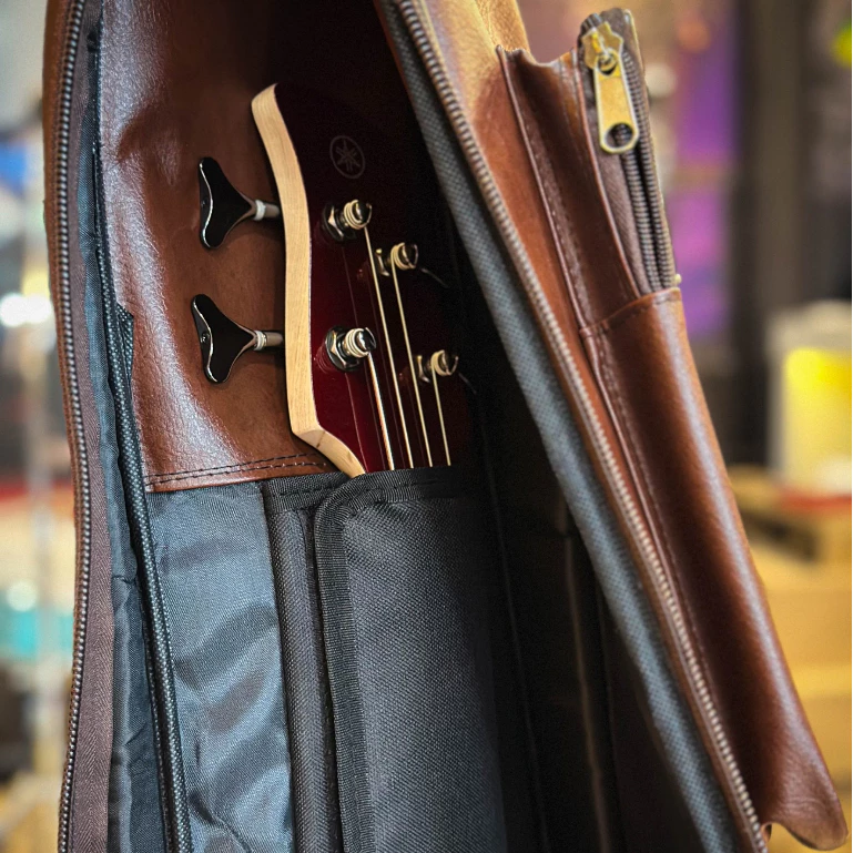 Takane ซอฟเคสเบส บุหนา12มิล กระเป๋าเบสแบบหนัง สีน้ำตาล กันน้ำได้ สีน้ำตาล Soft Case Bass Guitar Bag