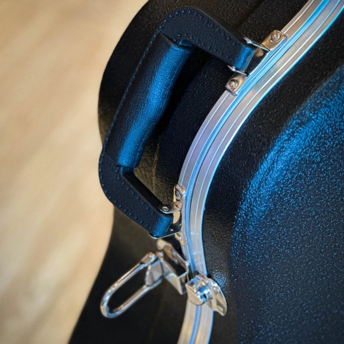 ฮาร์ดเคสกีตาร์โปร่ง WC501-BK สีดำ วัสดุ ABS ด้านในบุกำมะหยี่สีดำ ทรง D ขนาด 41 นิ้ว กระเป๋ากีตาร์โปร่ง